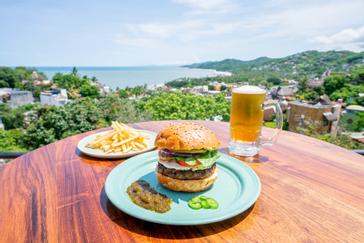 Viajero Hostels | Viajero Sayulita | Burger plate with french fries and a spicy touch from Casa Paraíso restaurant in downtown Sayulita