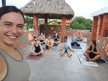 Viajero Hostels | Viajero Sayulita | Teacher taking a selfie with her yoga students at Viajero Sayulita.